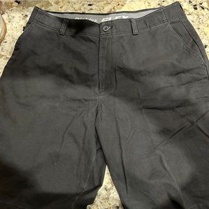 Size 36 black Dickies used shorts.
